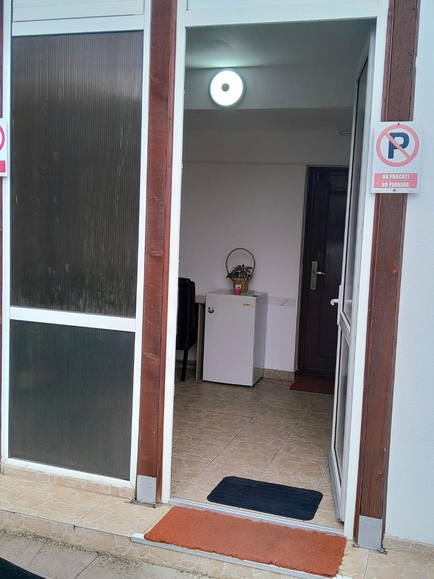 Old Pensiunea Otopeni Exterior foto